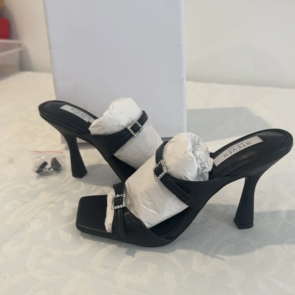 Steven NY Lanie Black Slide Sandals. Ladies 7.5